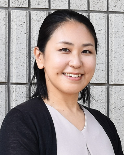 山下奈津子氏