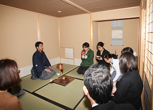 家元内弟子による茶席